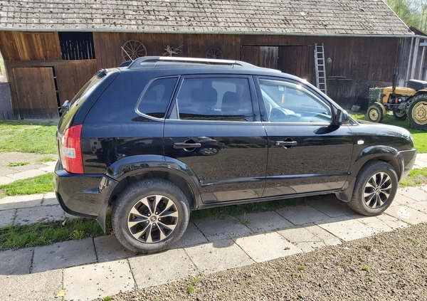 Hyundai Tucson cena 14100 przebieg: 198500, rok produkcji 2005 z Nekla małe 106